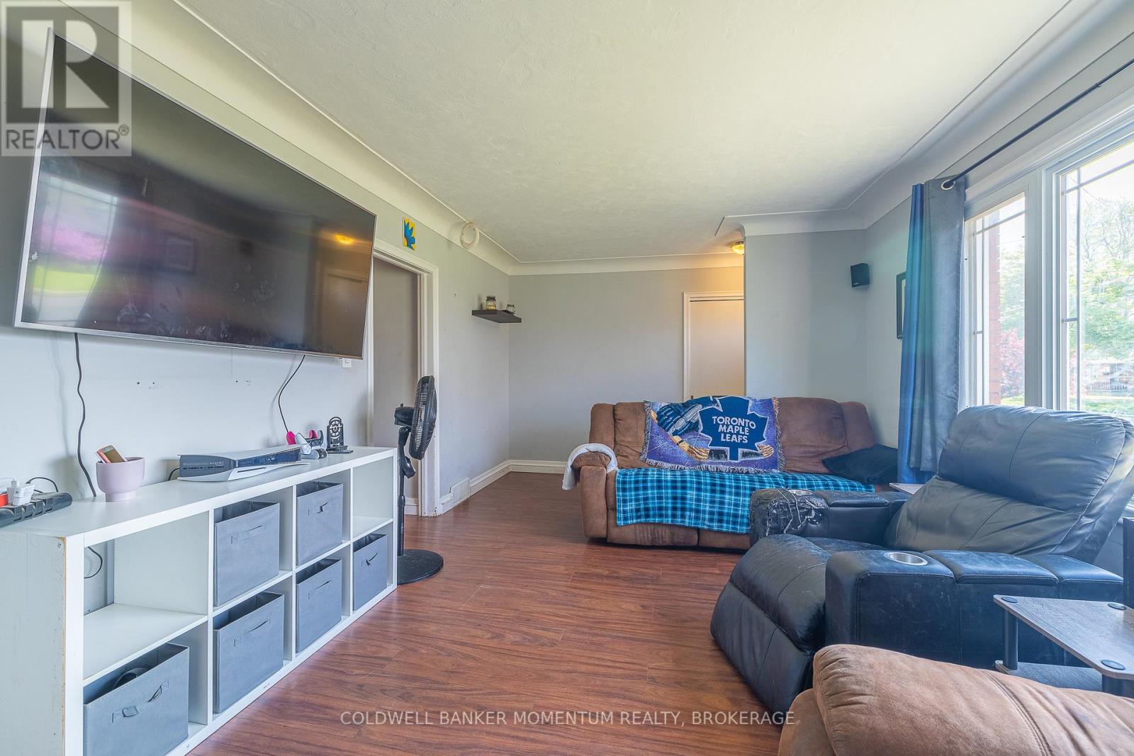 6791 O'neil Street, Niagara Falls (Stamford), Ontario  L2J 1N3 - Photo 11 - X12385991