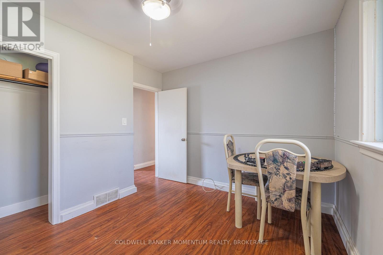 6791 O'neil Street, Niagara Falls (Stamford), Ontario  L2J 1N3 - Photo 16 - X12385991