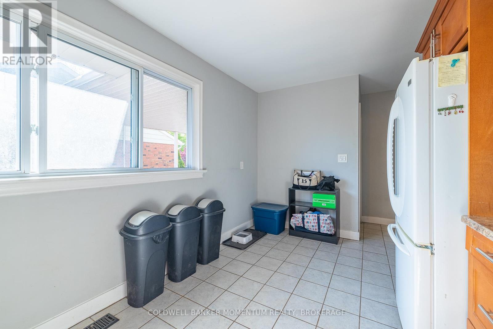 6791 O'neil Street, Niagara Falls (Stamford), Ontario  L2J 1N3 - Photo 21 - X12385991