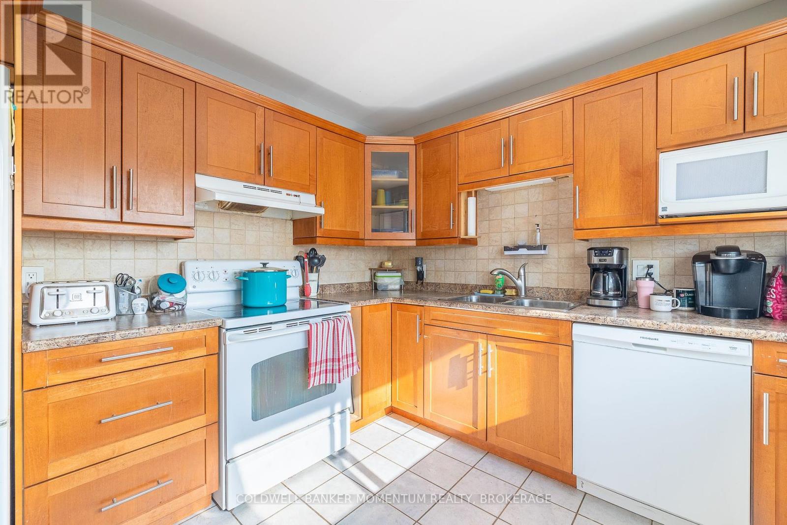 6791 O'neil Street, Niagara Falls (Stamford), Ontario  L2J 1N3 - Photo 23 - X12385991