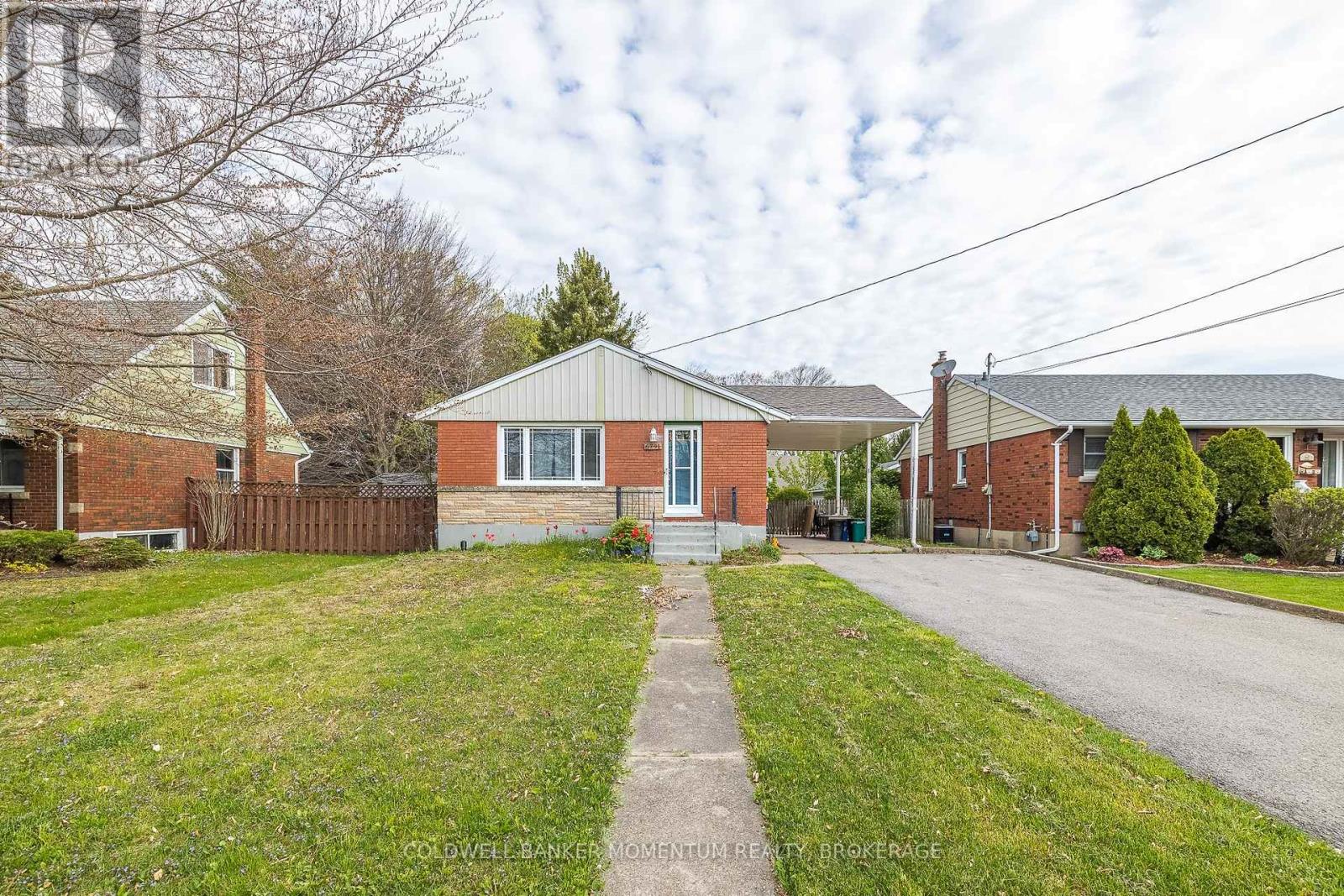 6791 O'neil Street, Niagara Falls (Stamford), Ontario  L2J 1N3 - Photo 4 - X12385991