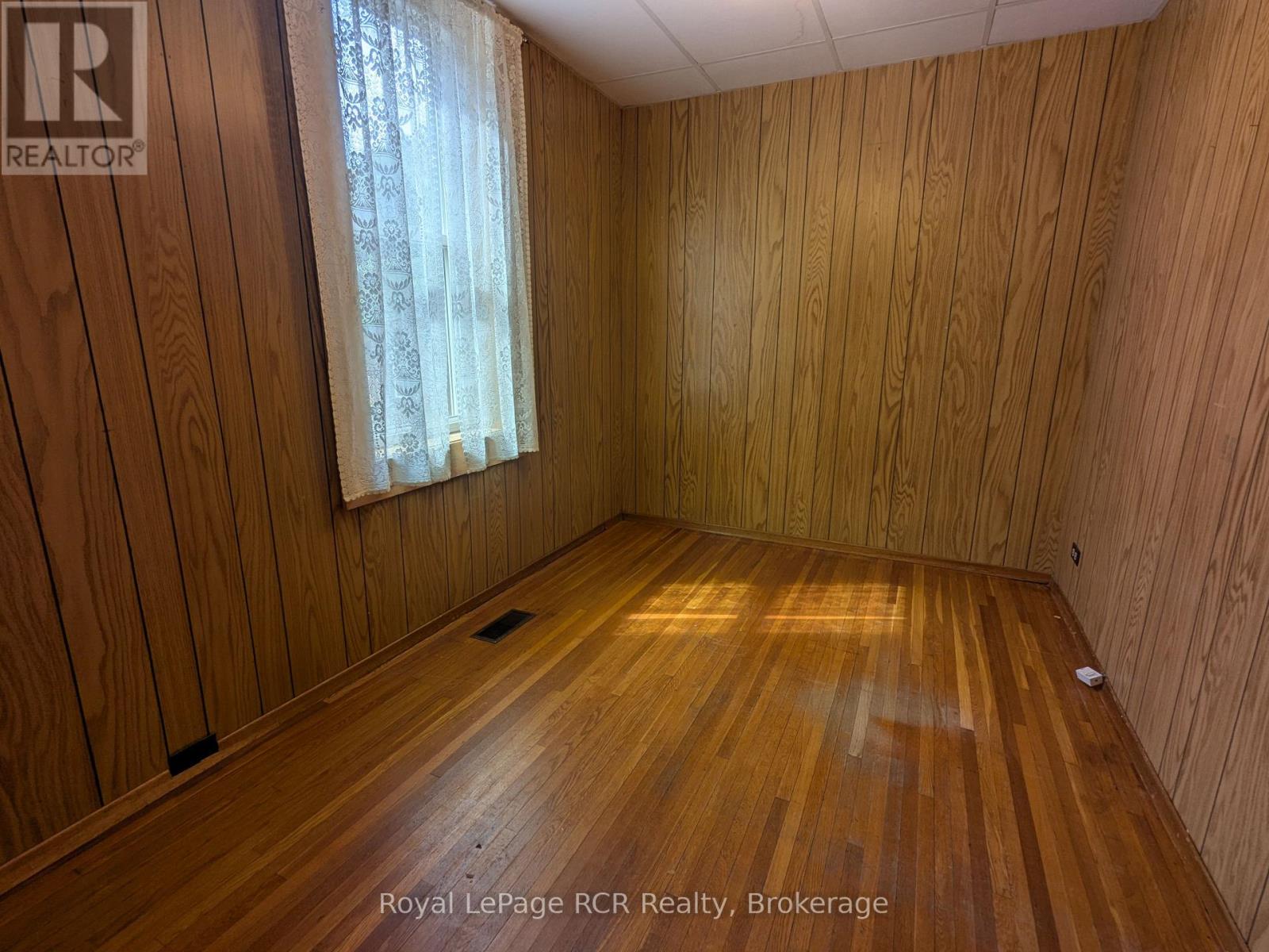616 9th Avenue, Hanover, Ontario  N4N 2M8 - Photo 15 - X12385990
