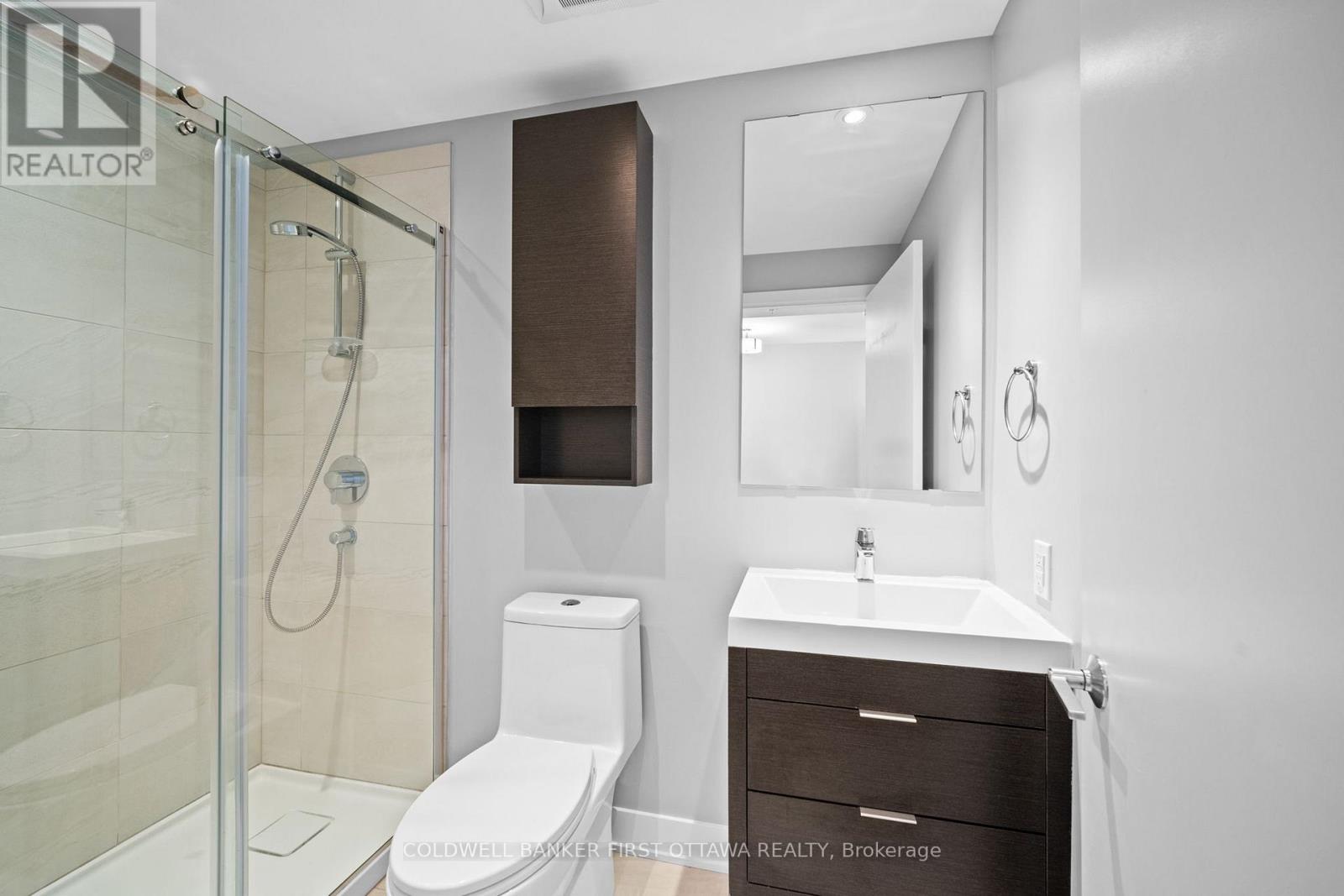 1605 - 20 Daly Street, Ottawa, Ontario  K1N 0C6 - Photo 4 - X12386013