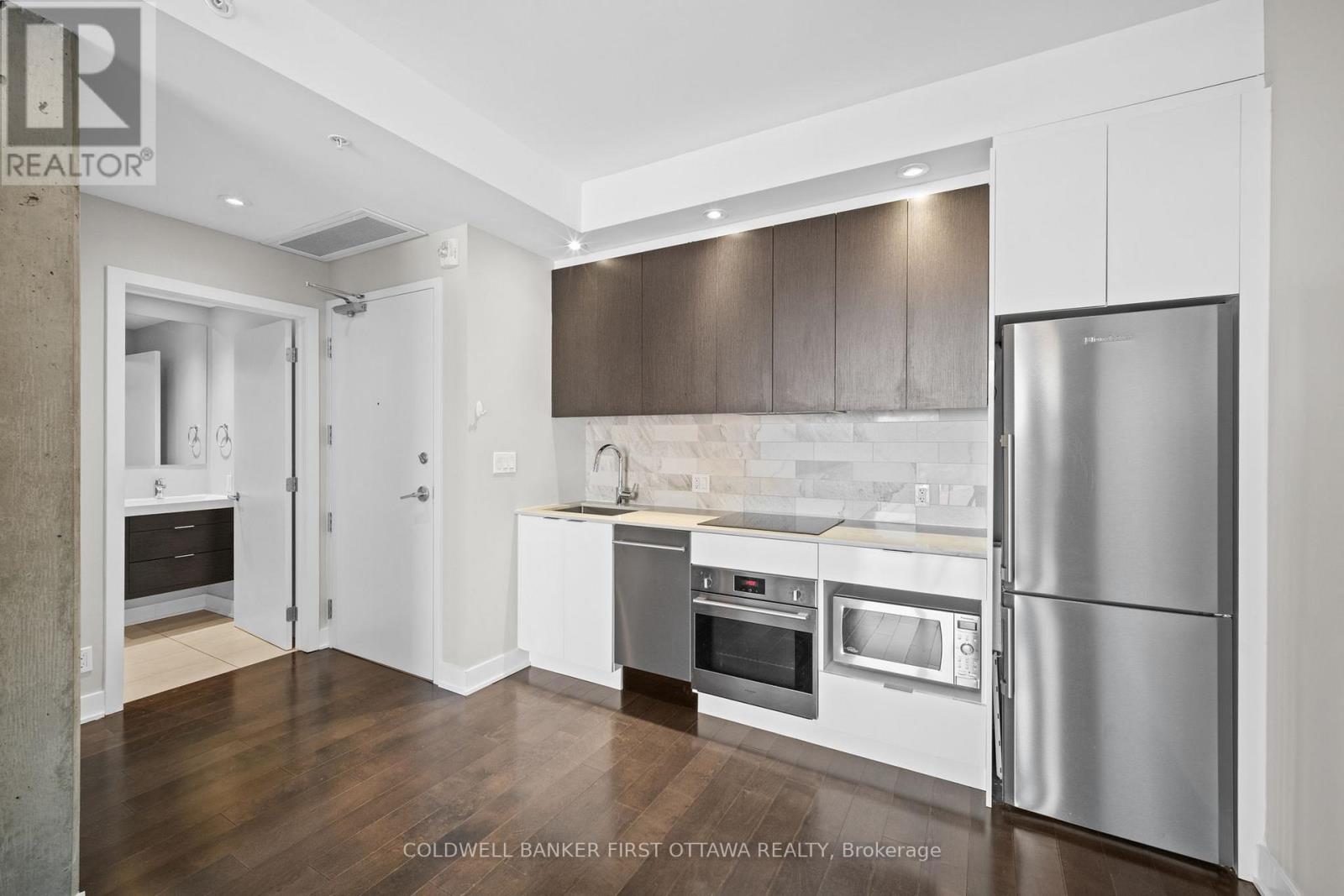 1605 - 20 Daly Street, Ottawa, Ontario  K1N 0C6 - Photo 5 - X12386013