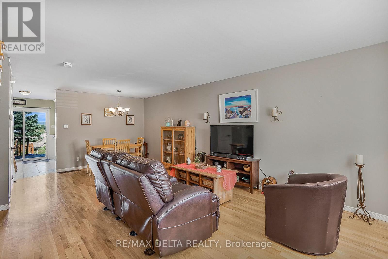 843 Nelson Street W, Hawkesbury, Ontario  K6A 3T3 - Photo 3 - X12386015