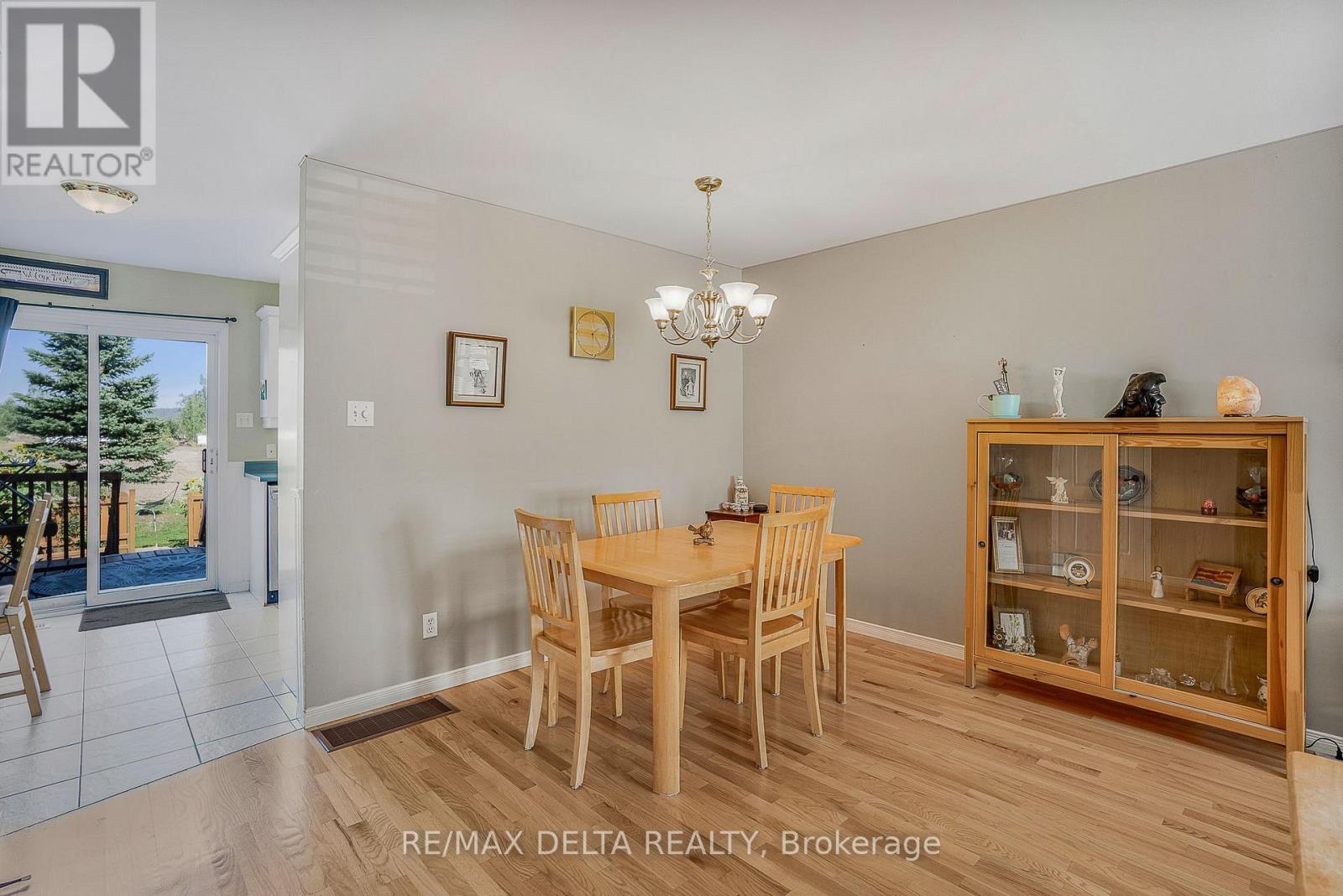 843 Nelson Street W, Hawkesbury, Ontario  K6A 3T3 - Photo 7 - X12386015