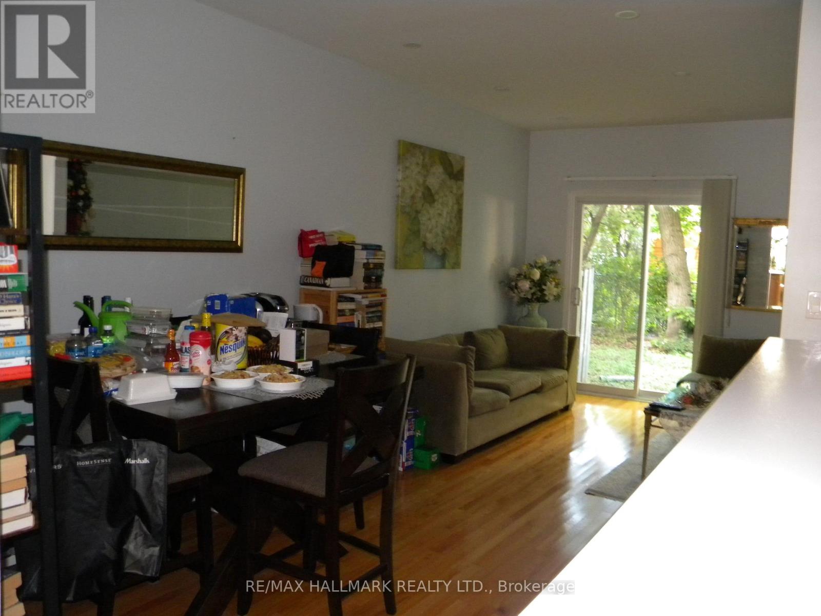 17 English Garden Way, Toronto, Ontario  M2M 4M4 - Photo 5 - C12386022