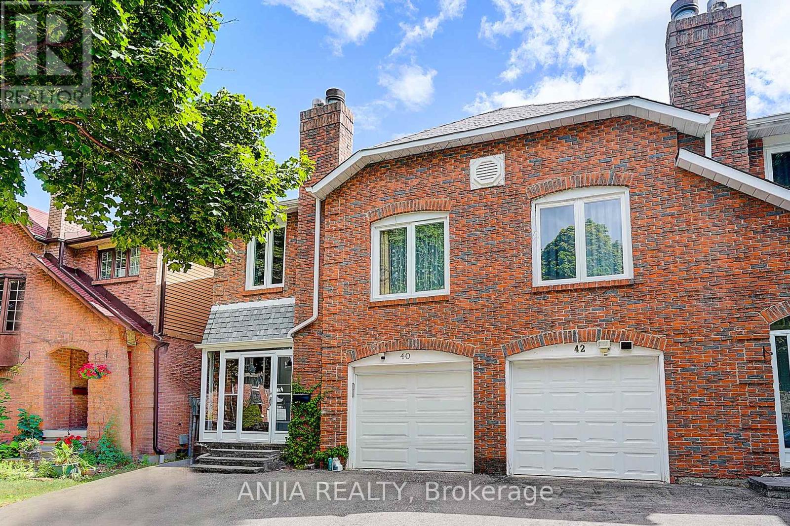 40 Foxglove Court, Markham, Ontario  L3R 3Y3 - Photo 2 - N12369847