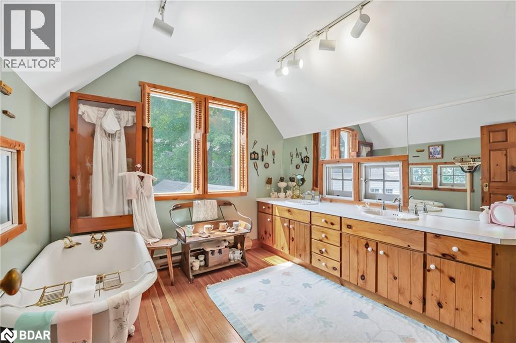 209 Bay Street Street, Shanty Bay, Ontario  L0L 2L0 - Photo 22 - 40764915