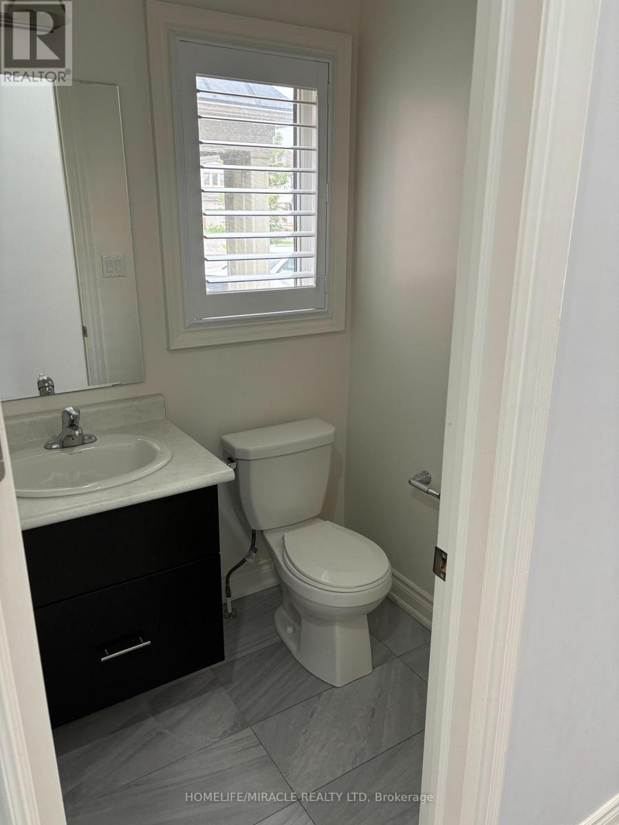 Main - 12 Gruenwald Gate, Brampton, Ontario  L6Y 0C3 - Photo 11 - W12385581
