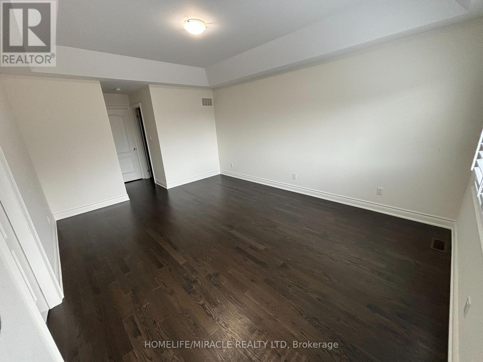 Main - 12 Gruenwald Gate, Brampton, Ontario  L6Y 0C3 - Photo 16 - W12385581