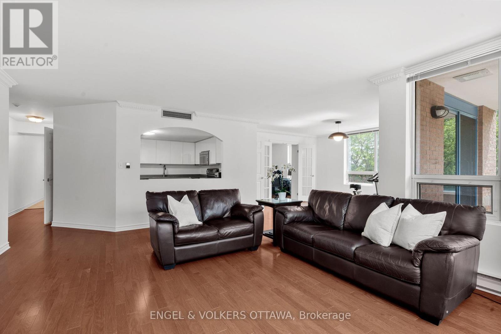 305 - 3105 Carling Avenue, Ottawa, Ontario  K2H 5A6 - Photo 10 - X12386047