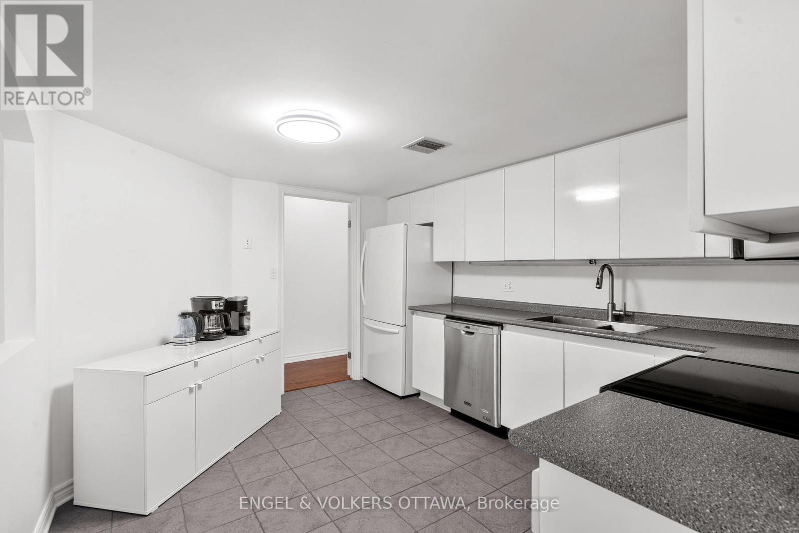 305 - 3105 Carling Avenue, Ottawa, Ontario  K2H 5A6 - Photo 14 - X12386047