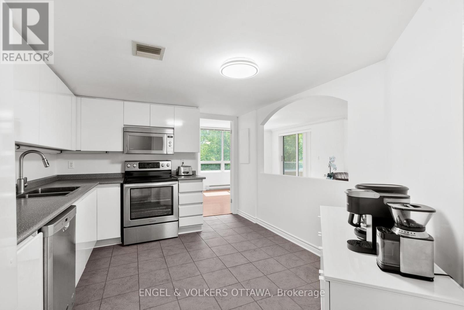 305 - 3105 Carling Avenue, Ottawa, Ontario  K2H 5A6 - Photo 15 - X12386047