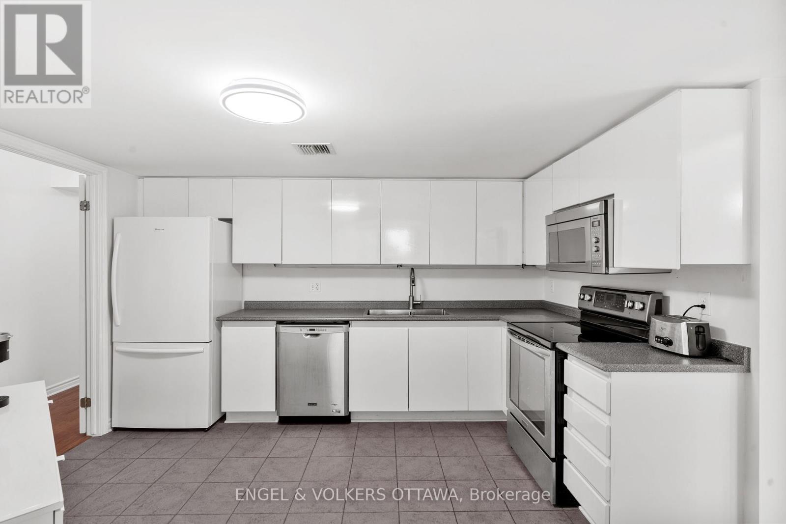 305 - 3105 Carling Avenue, Ottawa, Ontario  K2H 5A6 - Photo 16 - X12386047