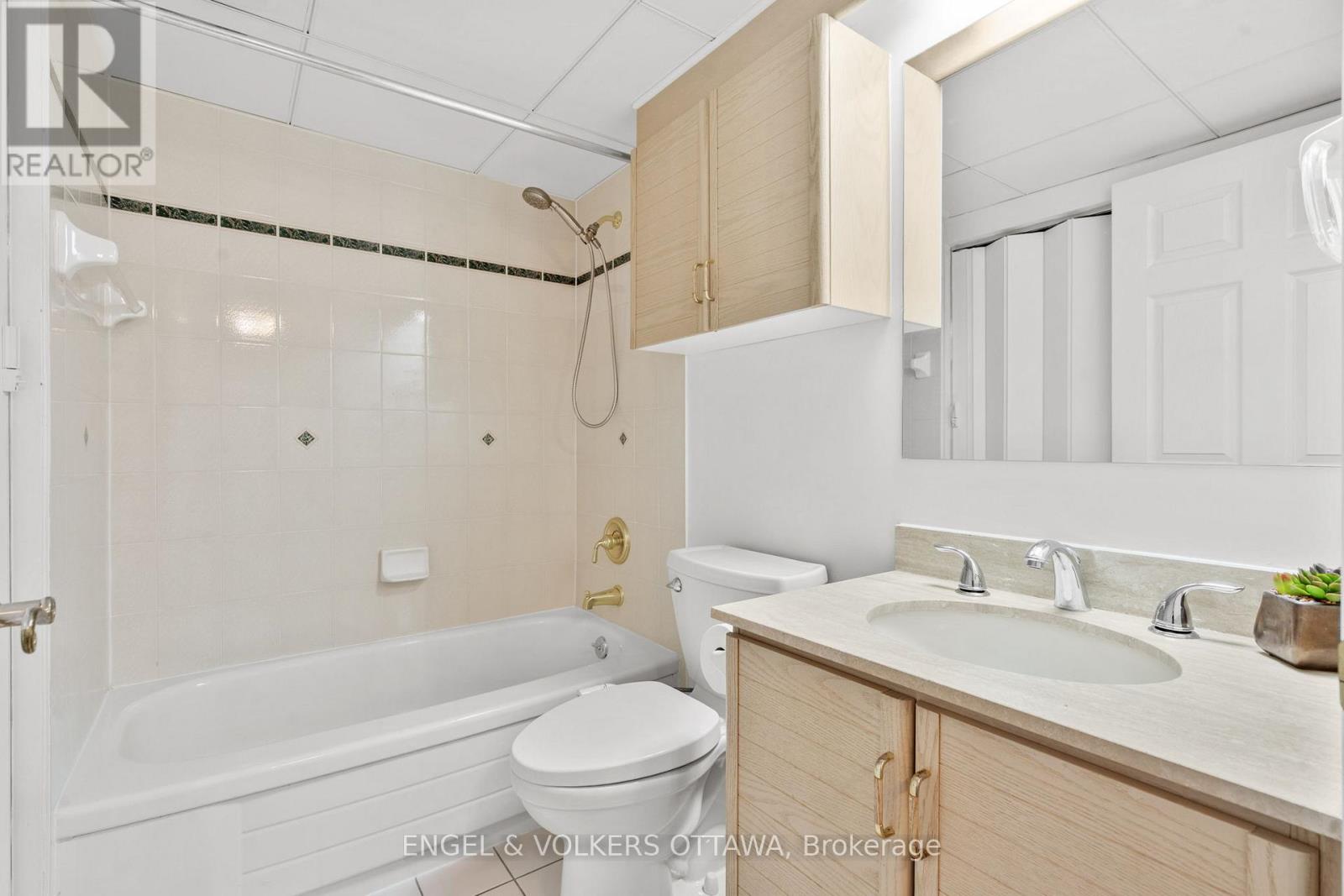 305 - 3105 Carling Avenue, Ottawa, Ontario  K2H 5A6 - Photo 18 - X12386047