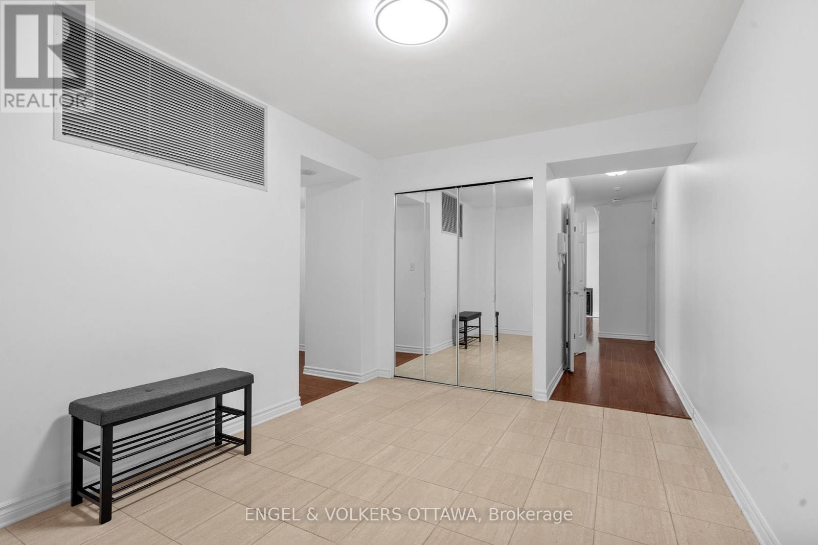 305 - 3105 Carling Avenue, Ottawa, Ontario  K2H 5A6 - Photo 7 - X12386047