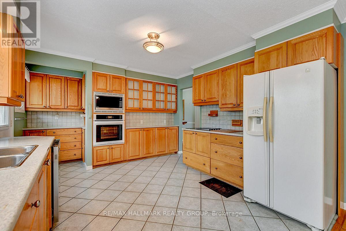 1134 Maisonneuve Street, Ottawa, Ontario  K1C 1L1 - Photo 10 - X12386053