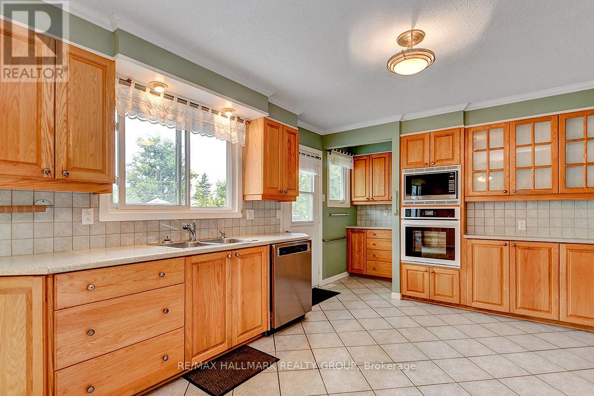 1134 Maisonneuve Street, Ottawa, Ontario  K1C 1L1 - Photo 11 - X12386053