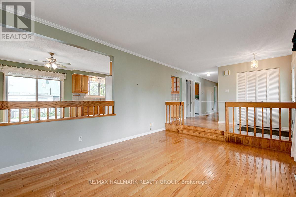 1134 Maisonneuve Street, Ottawa, Ontario  K1C 1L1 - Photo 6 - X12386053