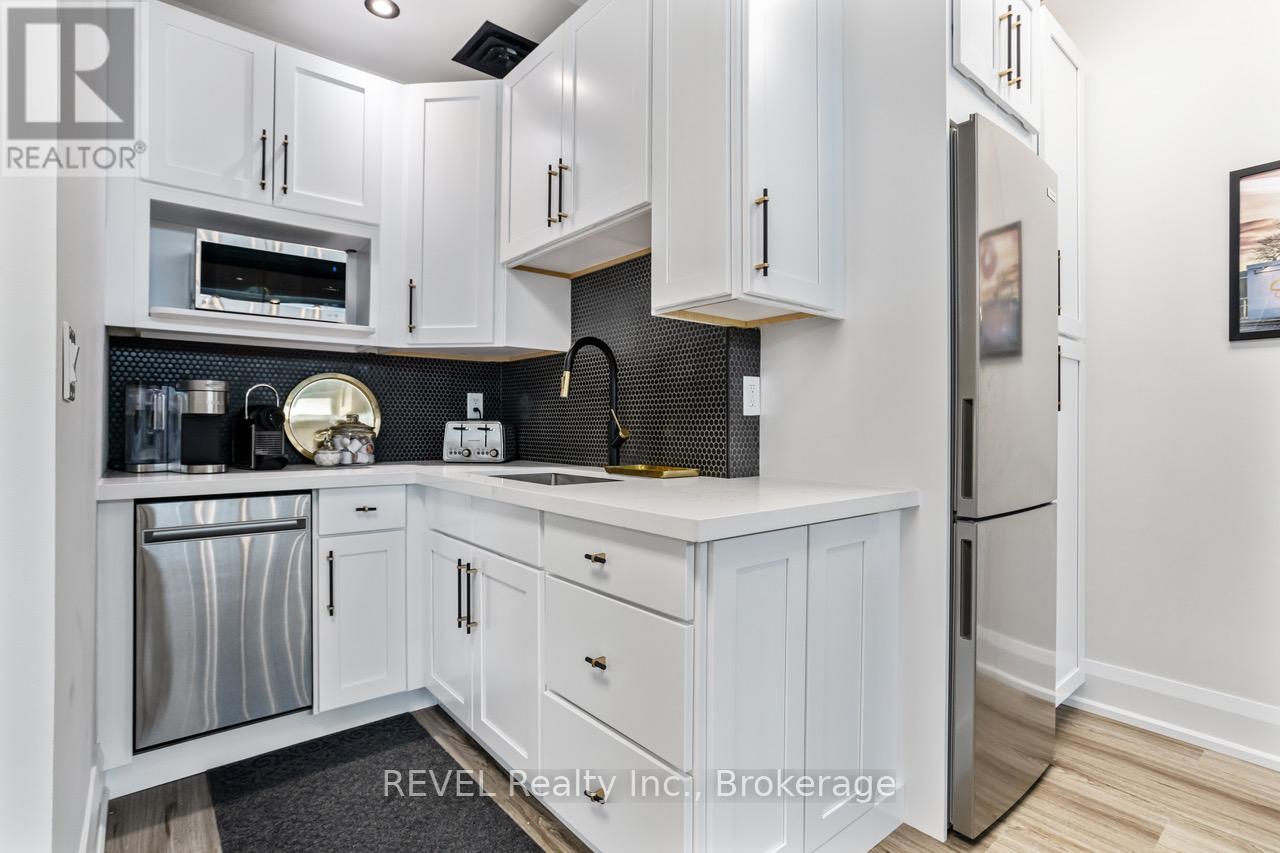 2 - 4170 Fairview Street, Burlington, Ontario  L7L 0G7 - Photo 11 - W12386044