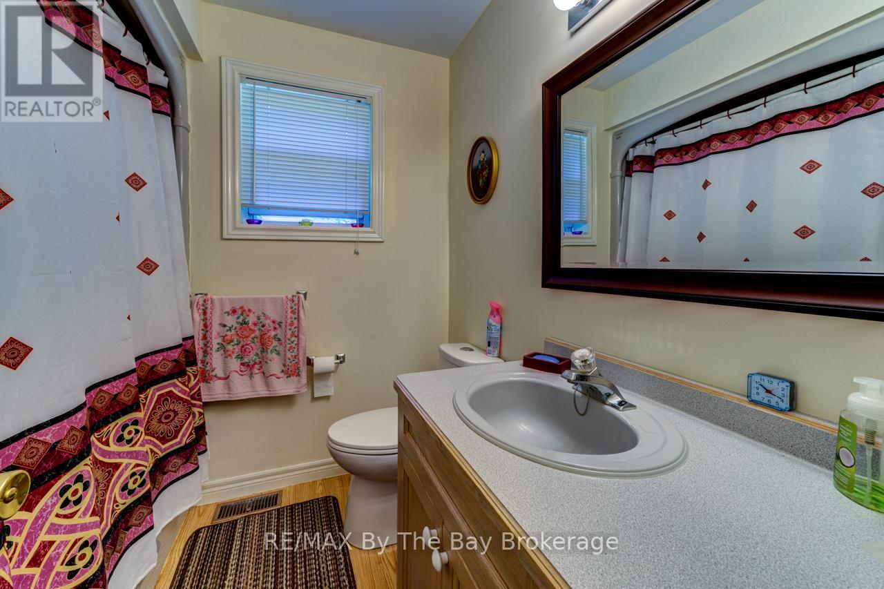 58 29th Street N, Wasaga Beach, Ontario  L9Z 2E1 - Photo 10 - S12386048