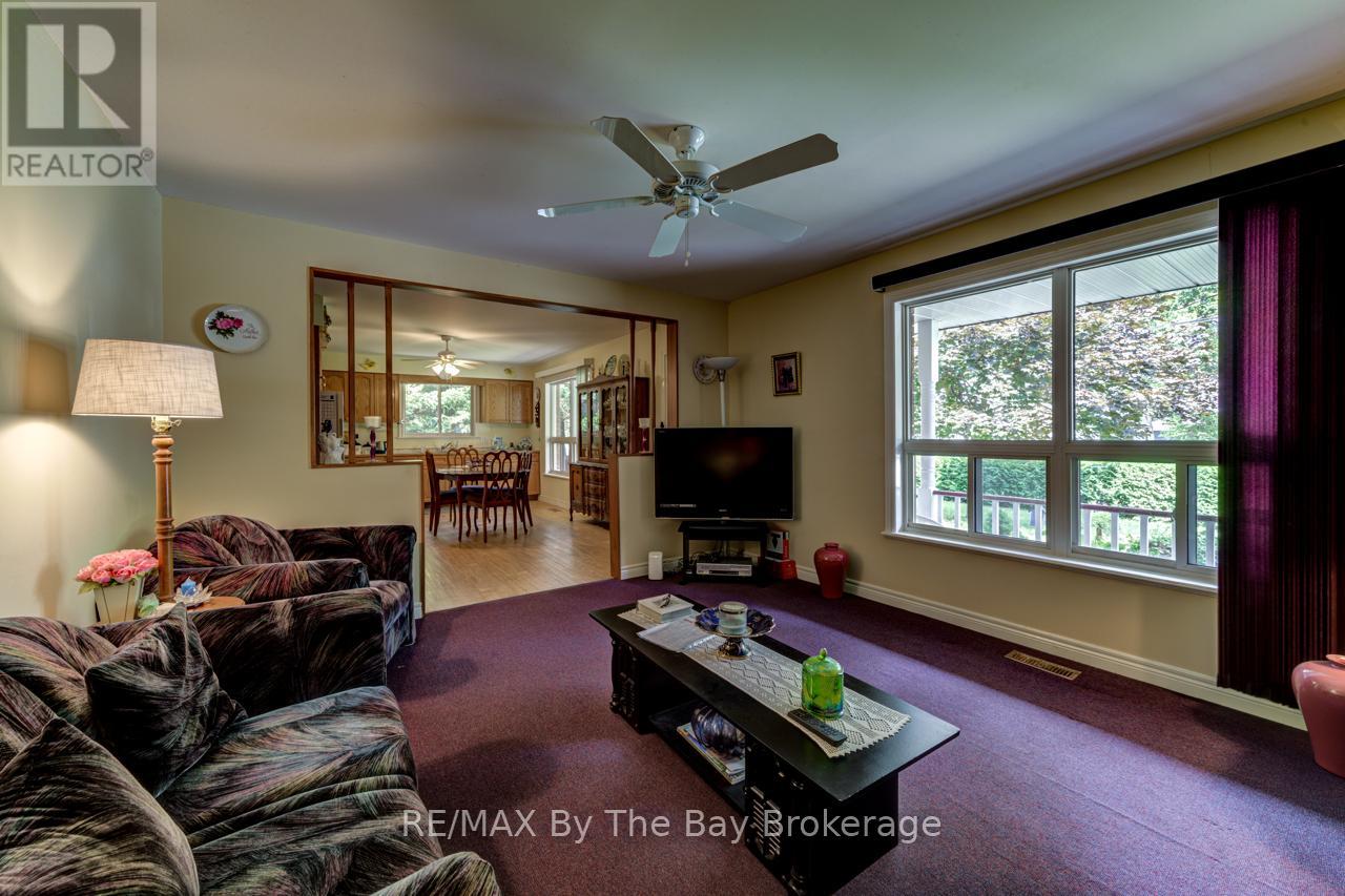 58 29th Street N, Wasaga Beach, Ontario  L9Z 2E1 - Photo 13 - S12386048