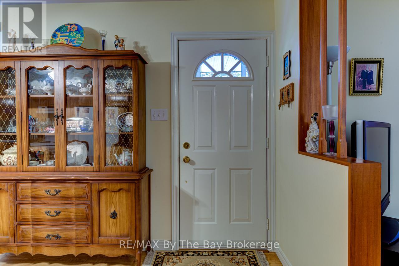 58 29th Street N, Wasaga Beach, Ontario  L9Z 2E1 - Photo 6 - S12386048