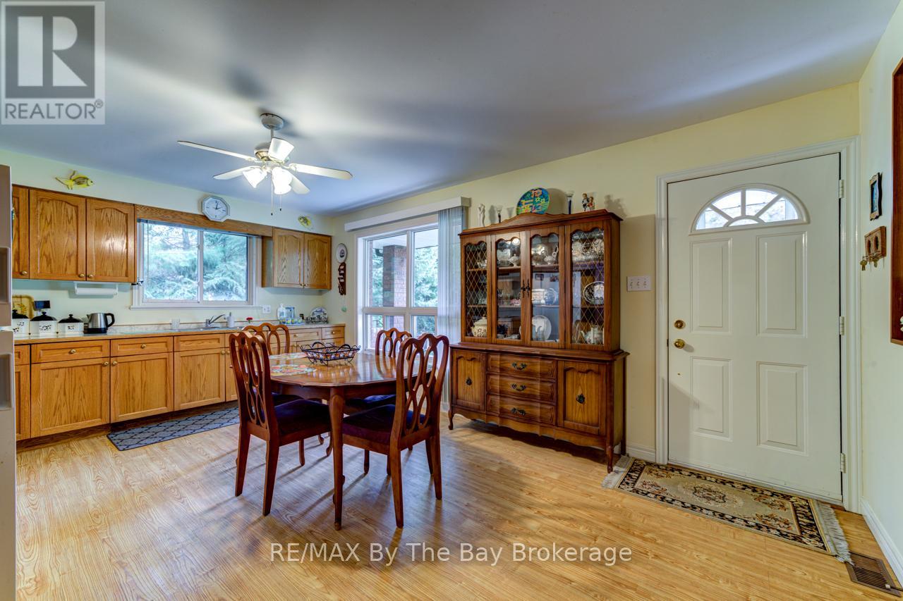 58 29th Street N, Wasaga Beach, Ontario  L9Z 2E1 - Photo 7 - S12386048