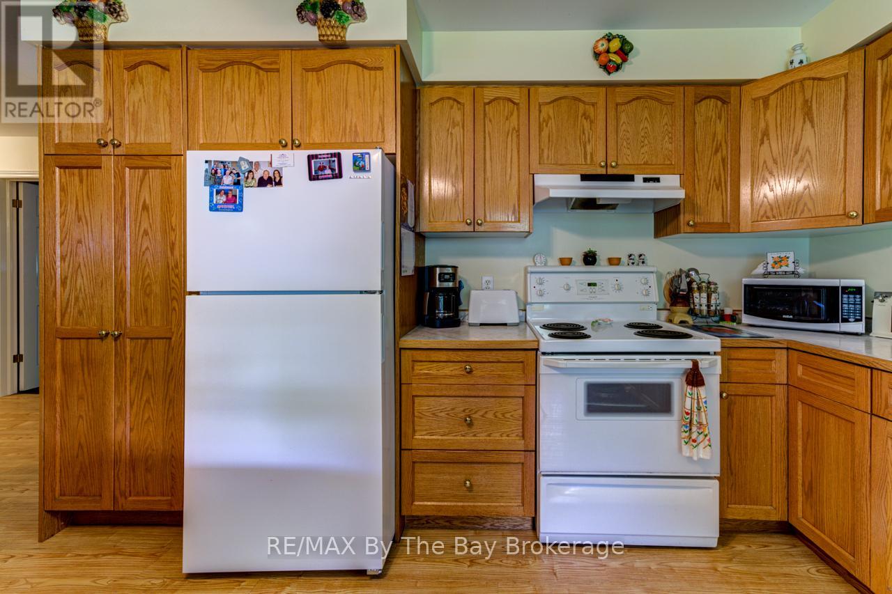 58 29th Street N, Wasaga Beach, Ontario  L9Z 2E1 - Photo 9 - S12386048