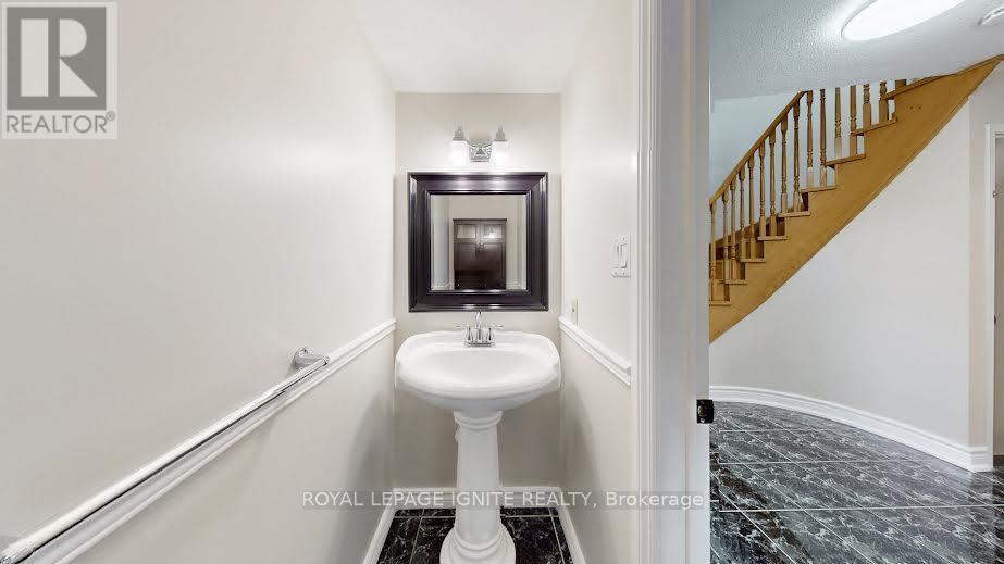 18 Littleborough Court, Toronto (Highland Creek), Ontario  M1C 4S5 - Photo 15 - E12386043