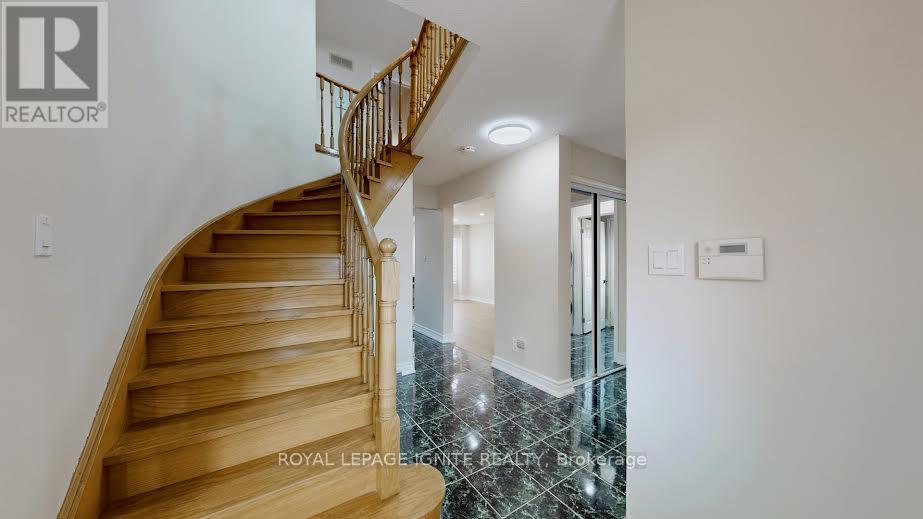 18 Littleborough Court, Toronto (Highland Creek), Ontario  M1C 4S5 - Photo 17 - E12386043