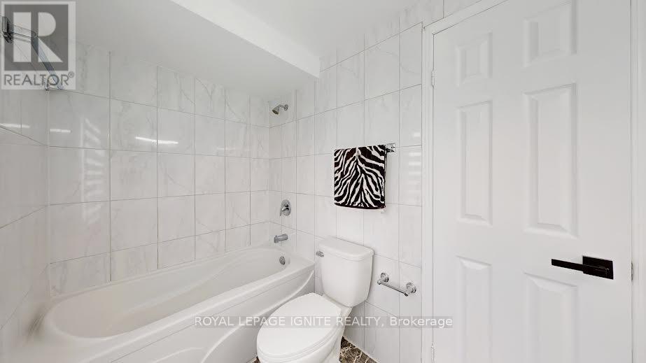 18 Littleborough Court, Toronto (Highland Creek), Ontario  M1C 4S5 - Photo 35 - E12386043