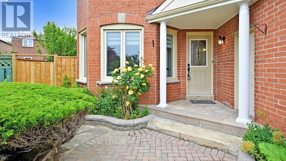 18 Littleborough Court, Toronto (Highland Creek), Ontario  M1C 4S5 - Photo 6 - E12386043
