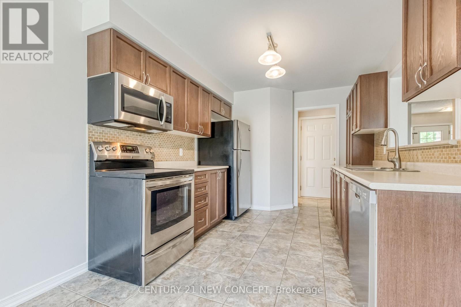 2174 Taggart Crt, Innisfil (Alcona), Ontario  L9S 0C4 - Photo 11 - N12386038