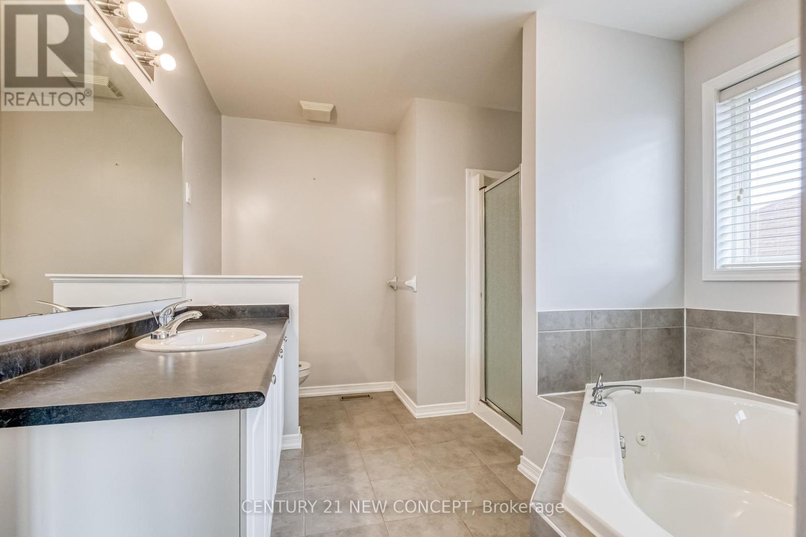 2174 Taggart Crt, Innisfil (Alcona), Ontario  L9S 0C4 - Photo 28 - N12386038