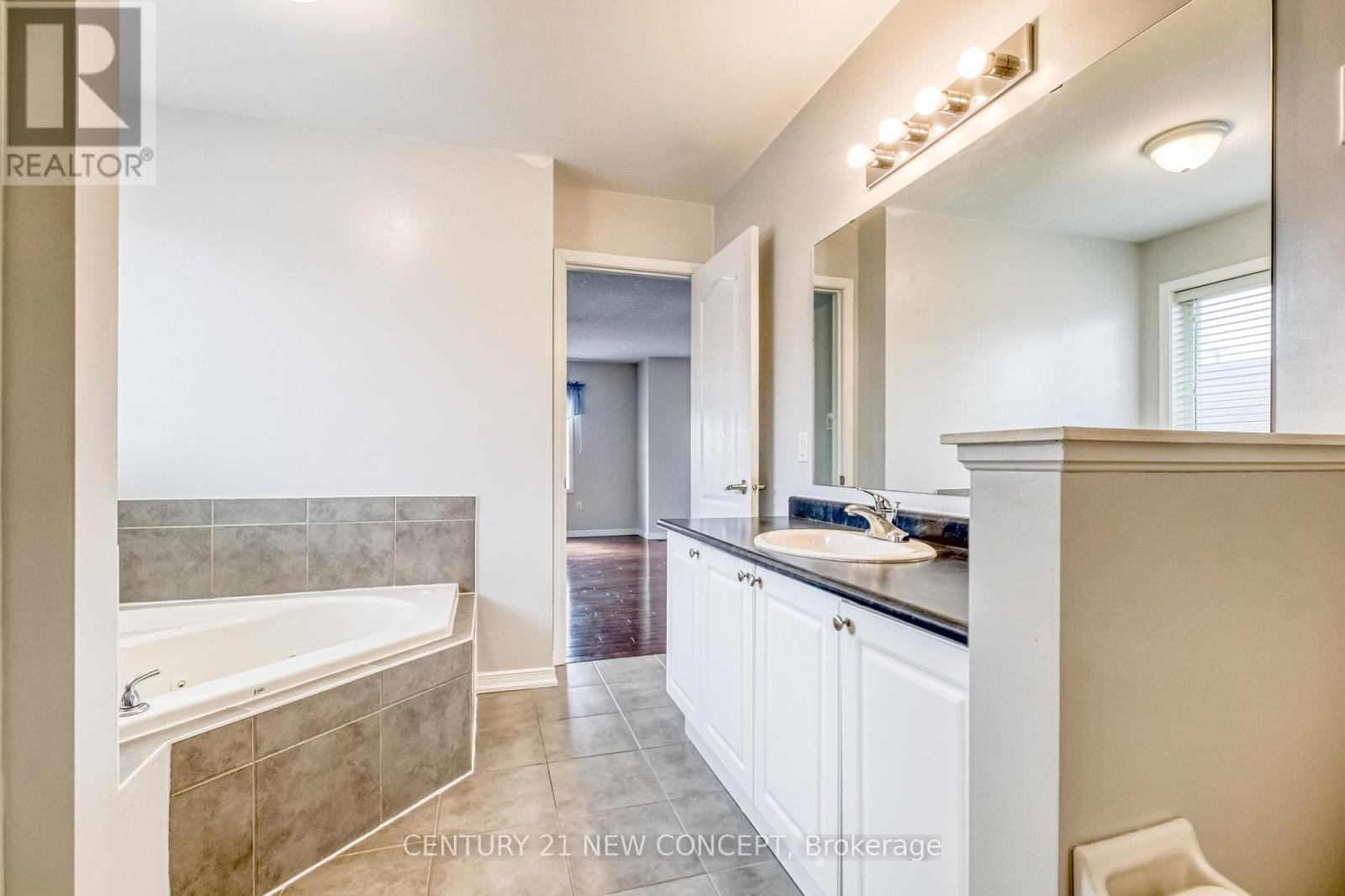 2174 Taggart Crt, Innisfil (Alcona), Ontario  L9S 0C4 - Photo 30 - N12386038