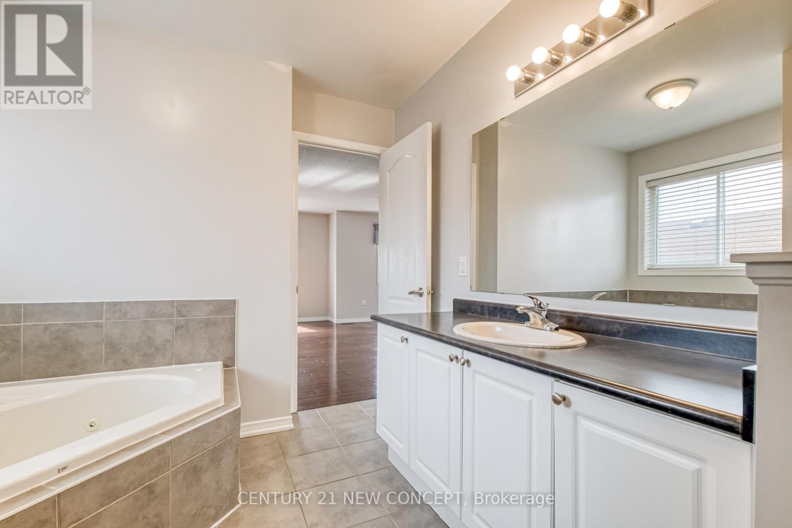 2174 Taggart Crt, Innisfil (Alcona), Ontario  L9S 0C4 - Photo 31 - N12386038