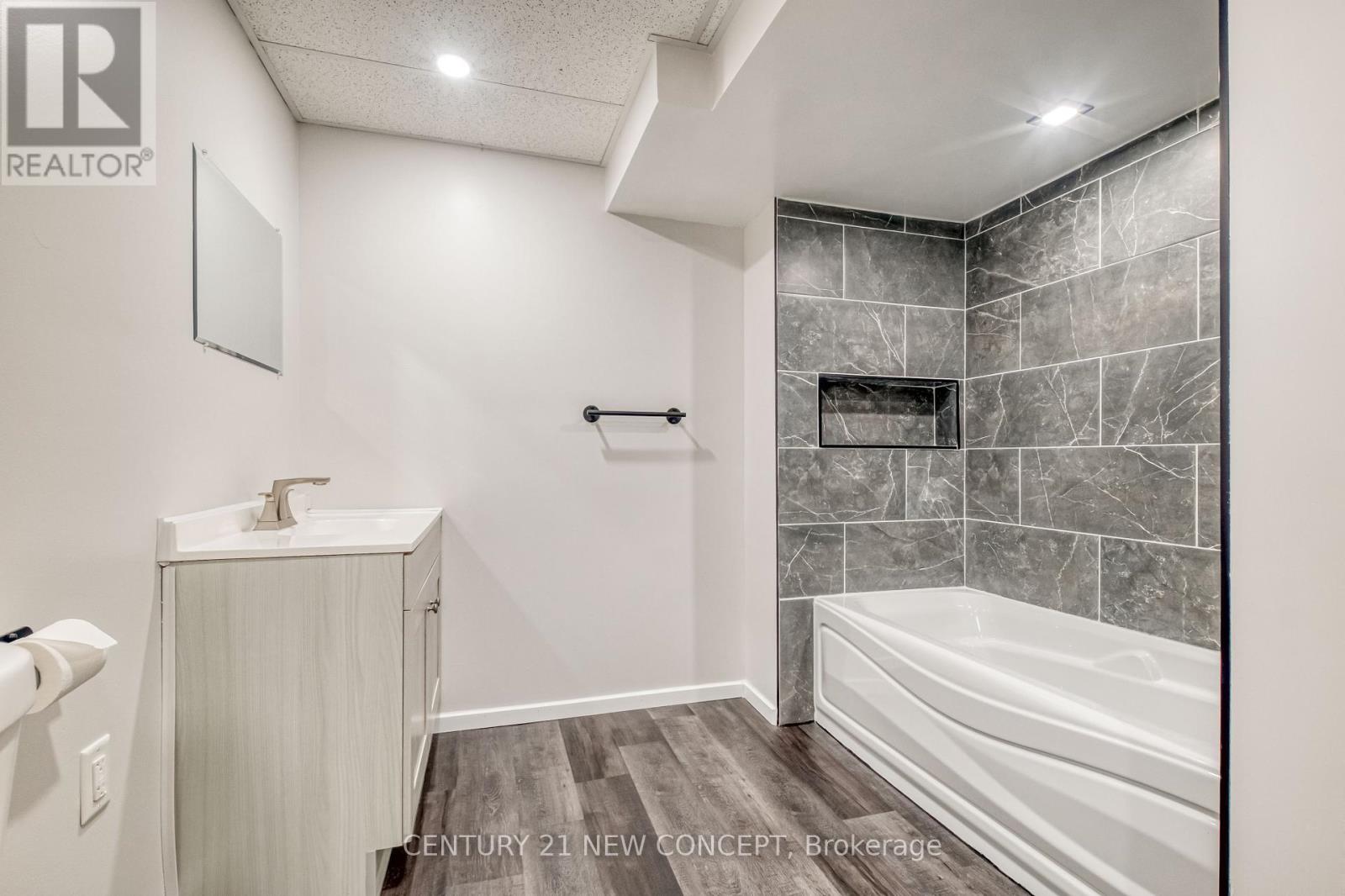 2174 Taggart Crt, Innisfil (Alcona), Ontario  L9S 0C4 - Photo 44 - N12386038