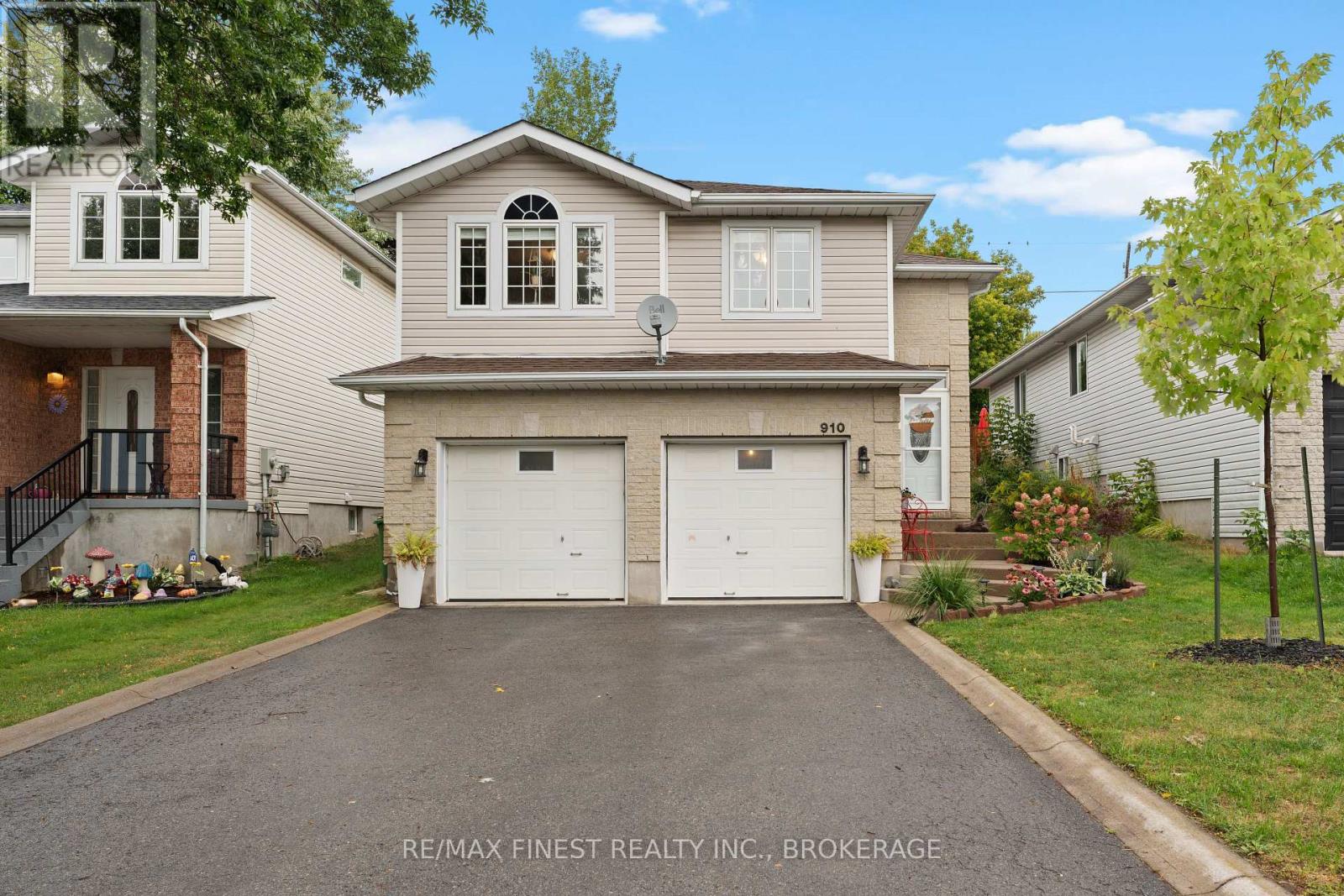 910 LOMBARDY STREET, Kingston, Ontario