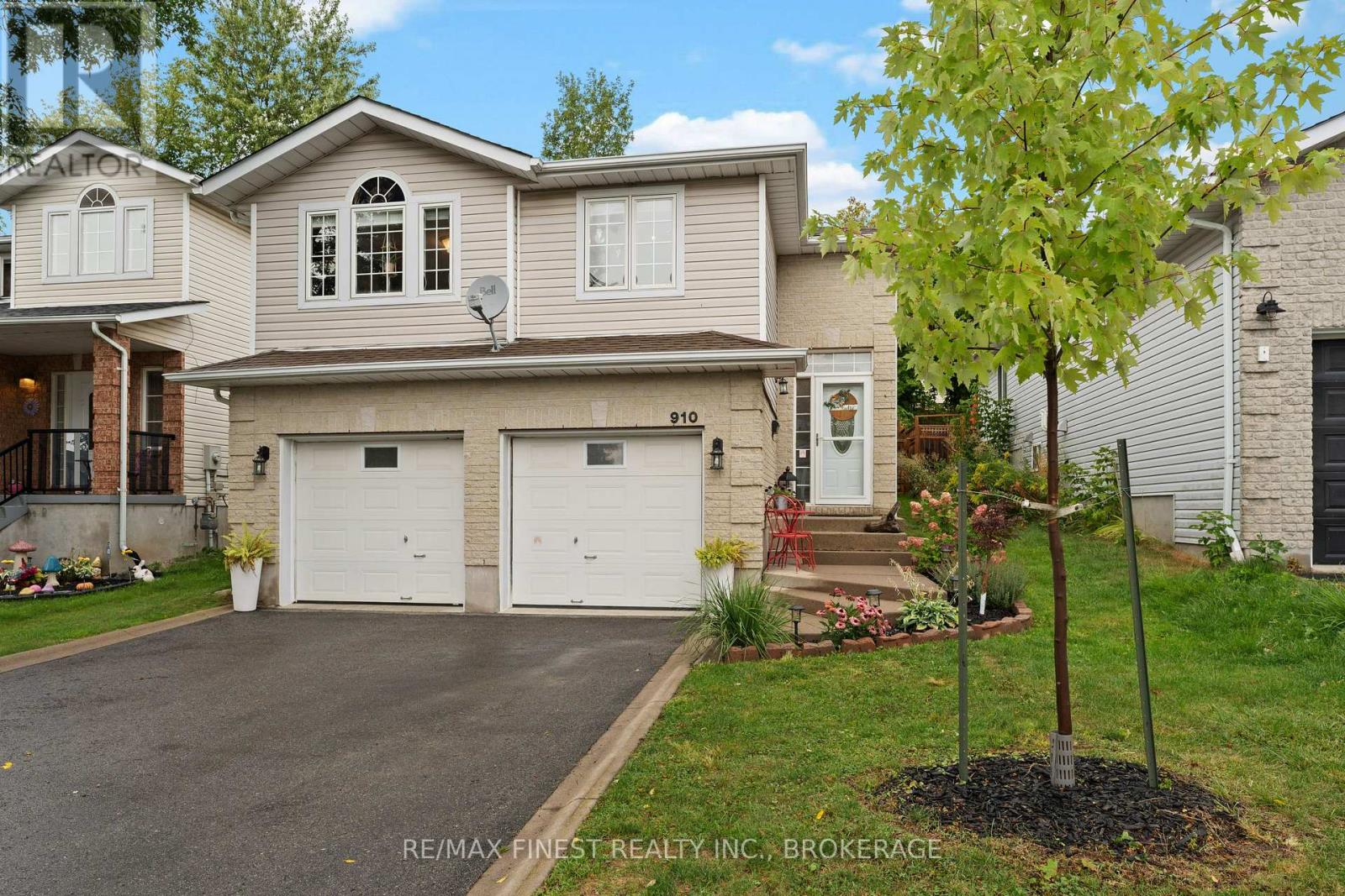 910 Lombardy Street, Kingston, Ontario  K7M 9C2 - Photo 2 - X12386070