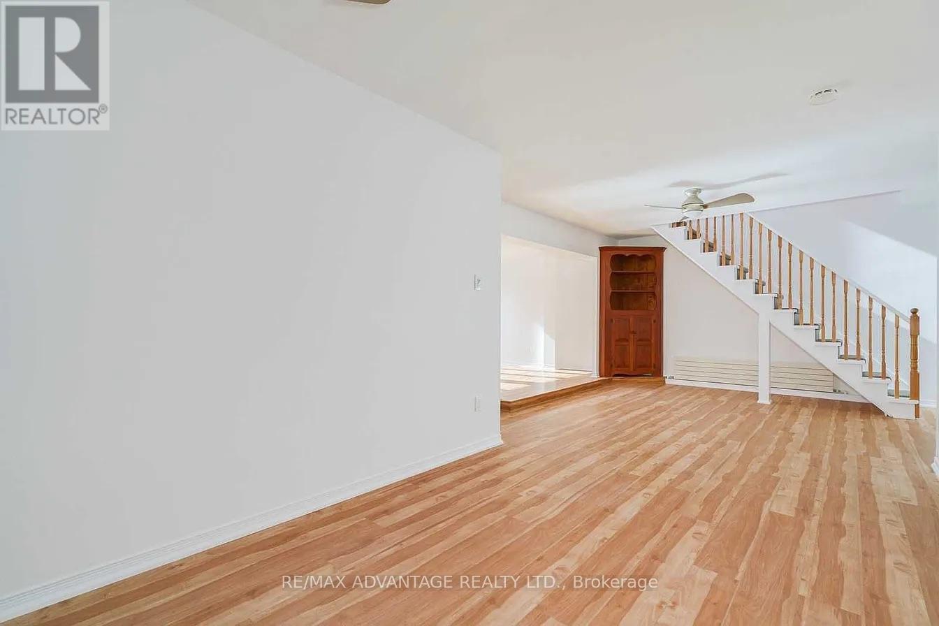 108 Hubbard Boulevard, Toronto, Ontario  M4E 1A6 - Photo 14 - E12386088