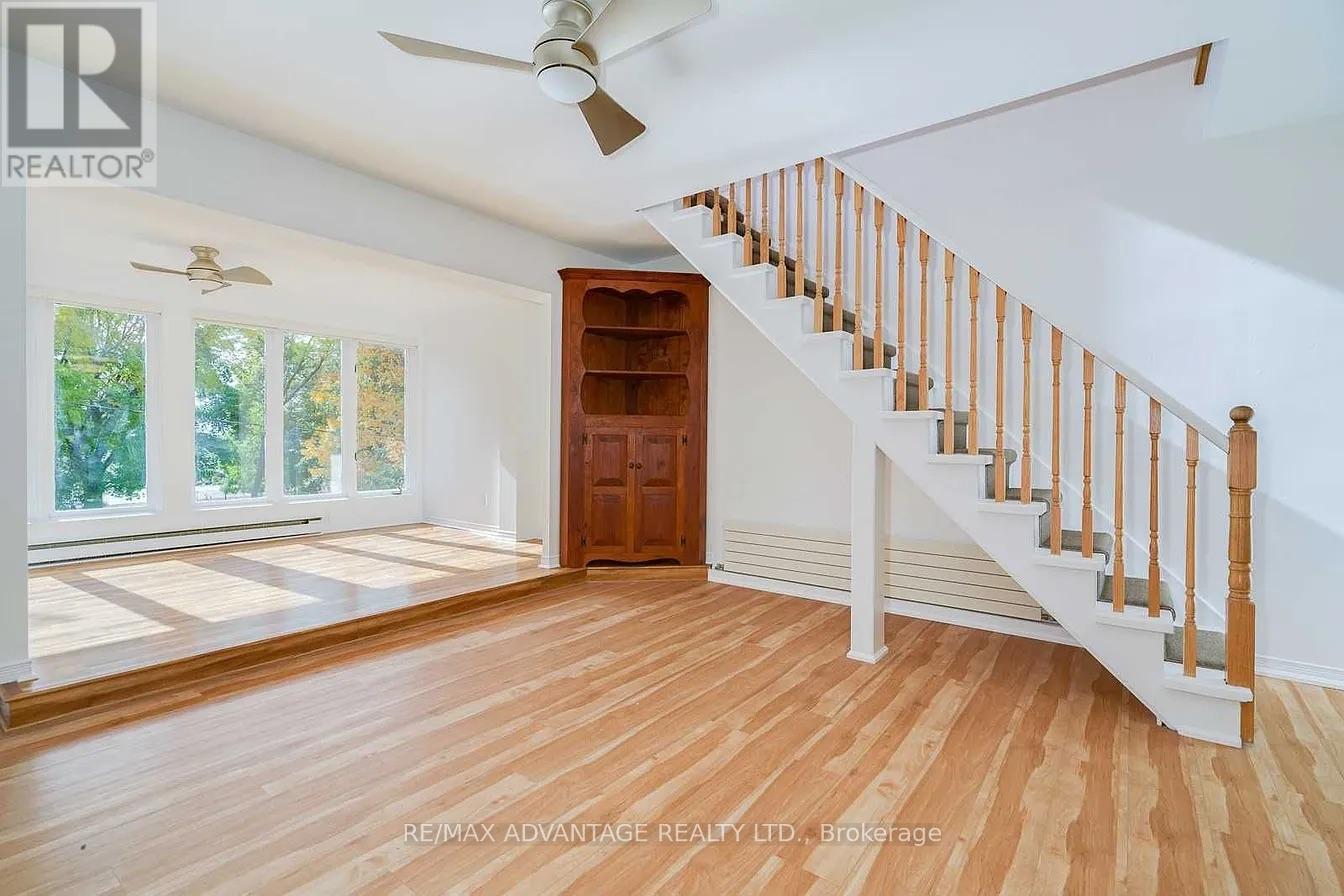 108 Hubbard Boulevard, Toronto, Ontario  M4E 1A6 - Photo 15 - E12386088