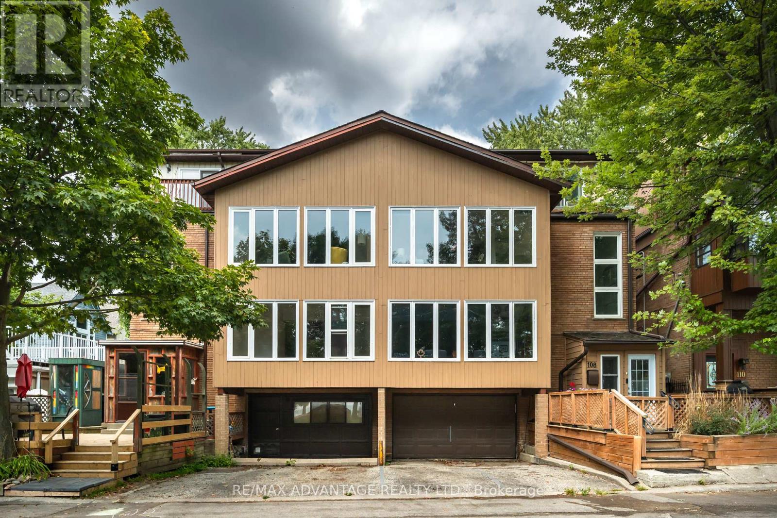 Property at 108 HUBBARD BOULEVARD image 2