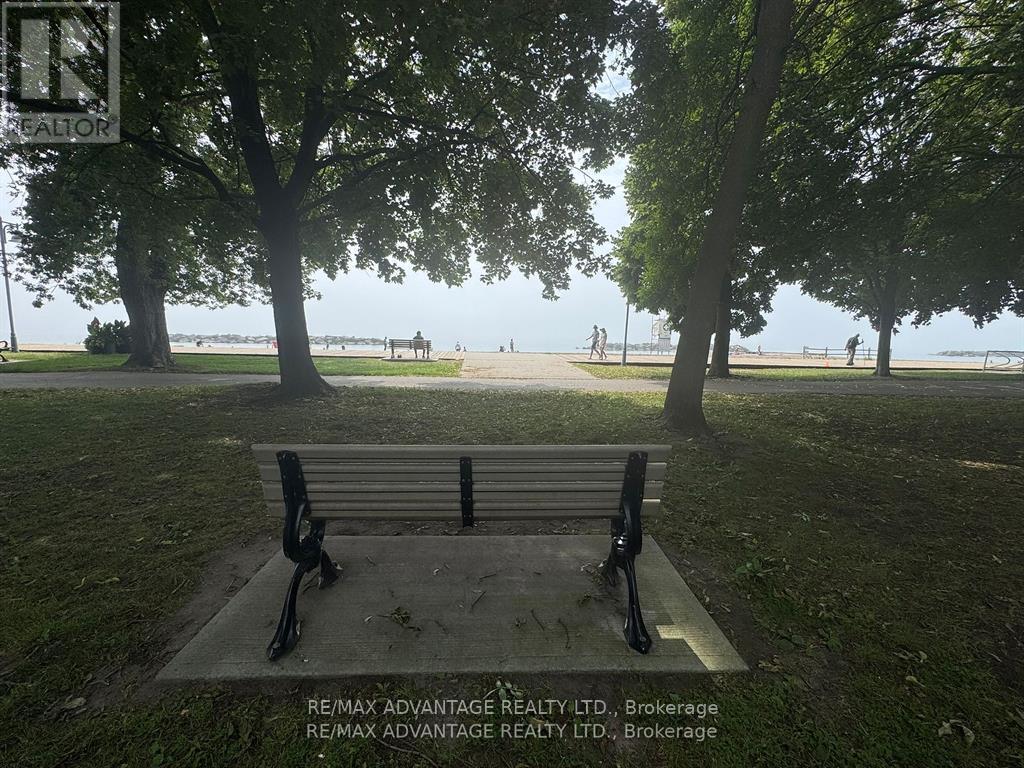 108 Hubbard Boulevard, Toronto, Ontario  M4E 1A6 - Photo 35 - E12386088