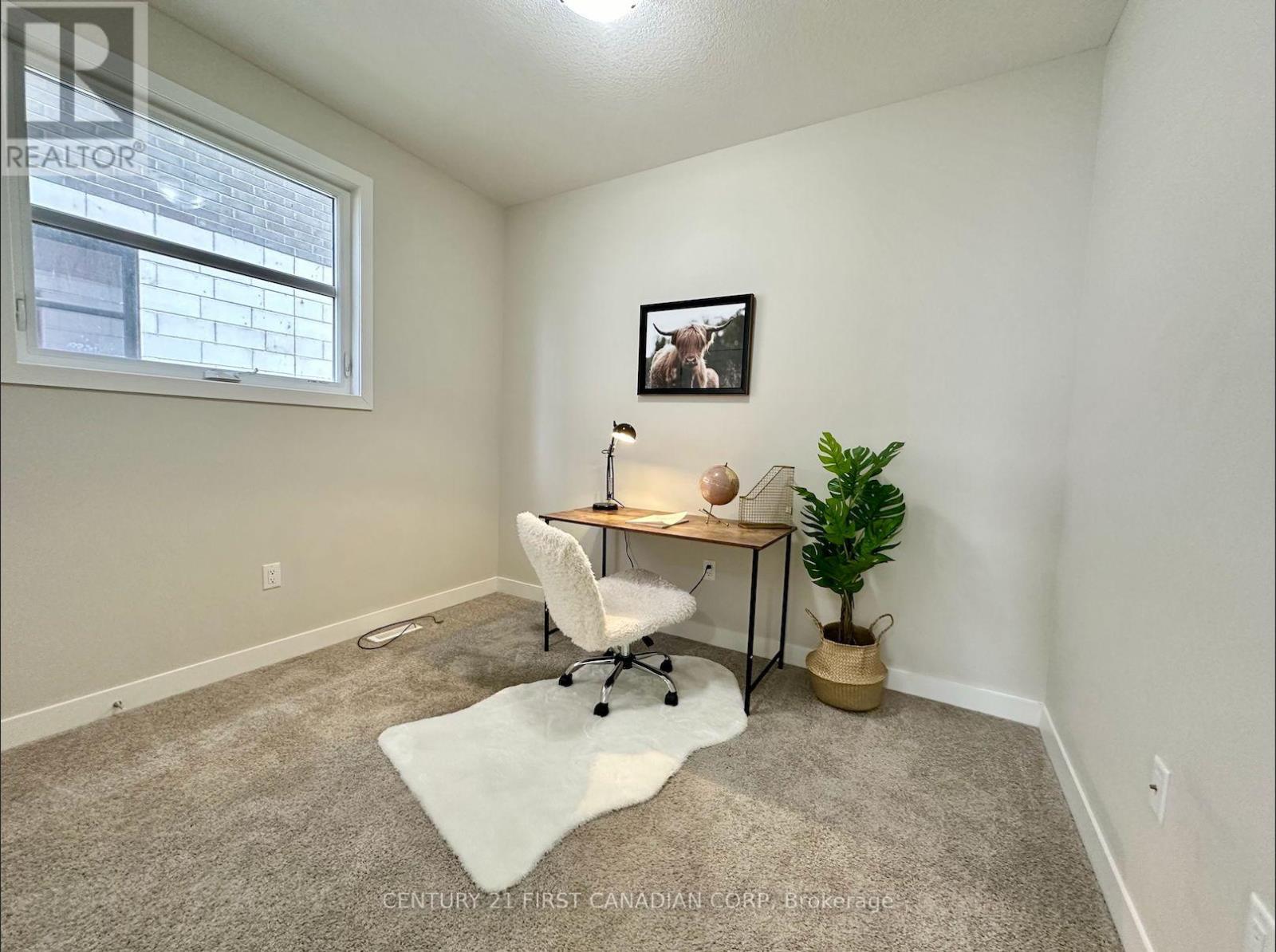 961 - 961 Manhattan Way, London North, Ontario  N6H 5J9 - Photo 6 - X12386092