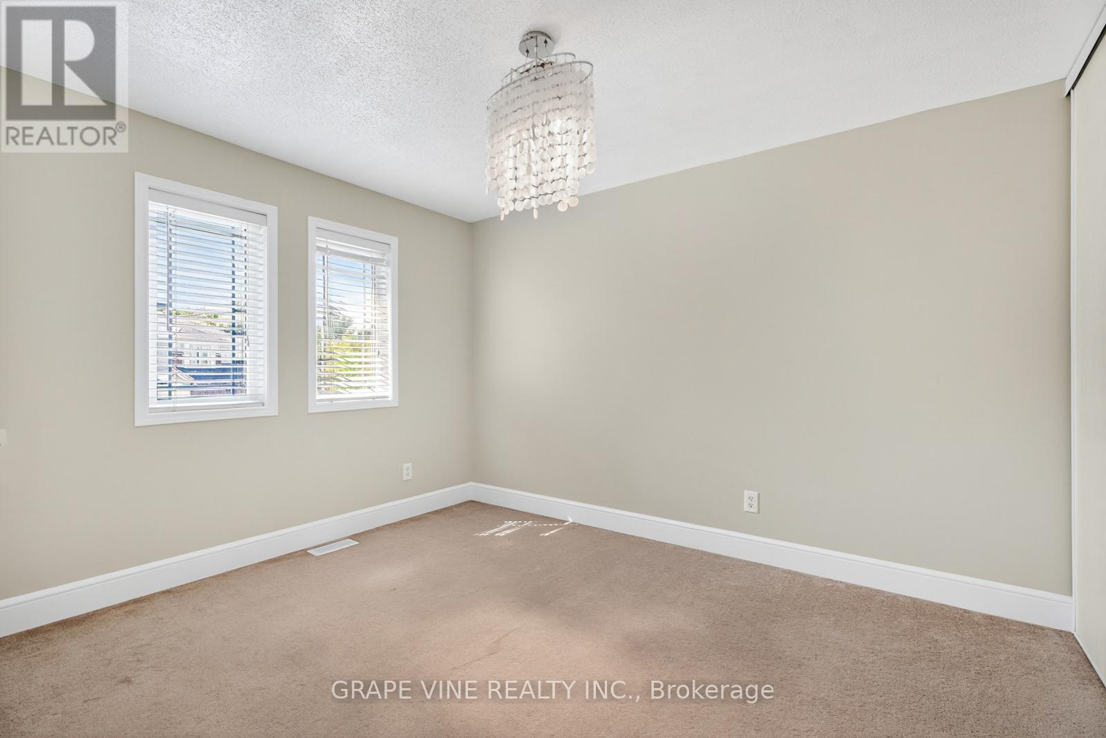 9 Stoneleigh Street, Ottawa, Ontario  K2G 7A2 - Photo 23 - X12386055