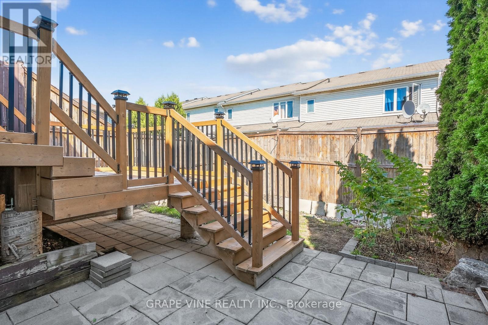 9 Stoneleigh Street, Ottawa, Ontario  K2G 7A2 - Photo 32 - X12386055
