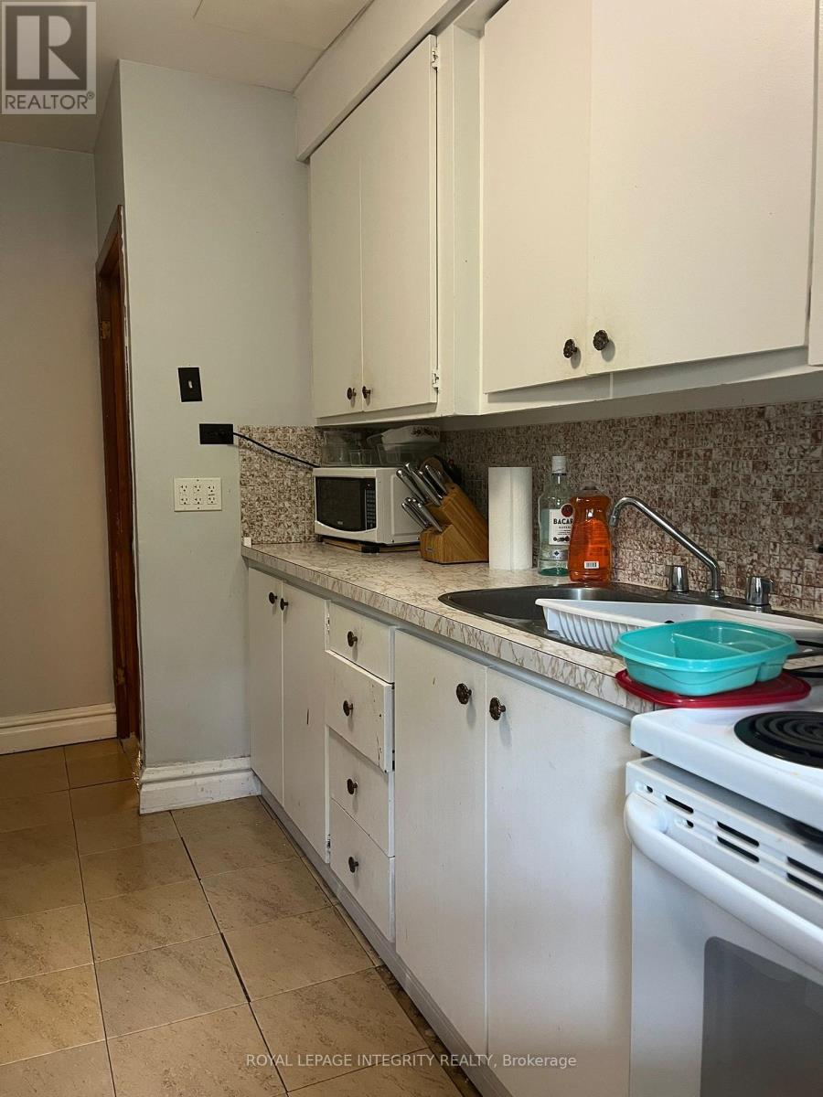 452-454 Sunnyside Avenue, Ottawa, Ontario  K1S 0S9 - Photo 11 - X12381009