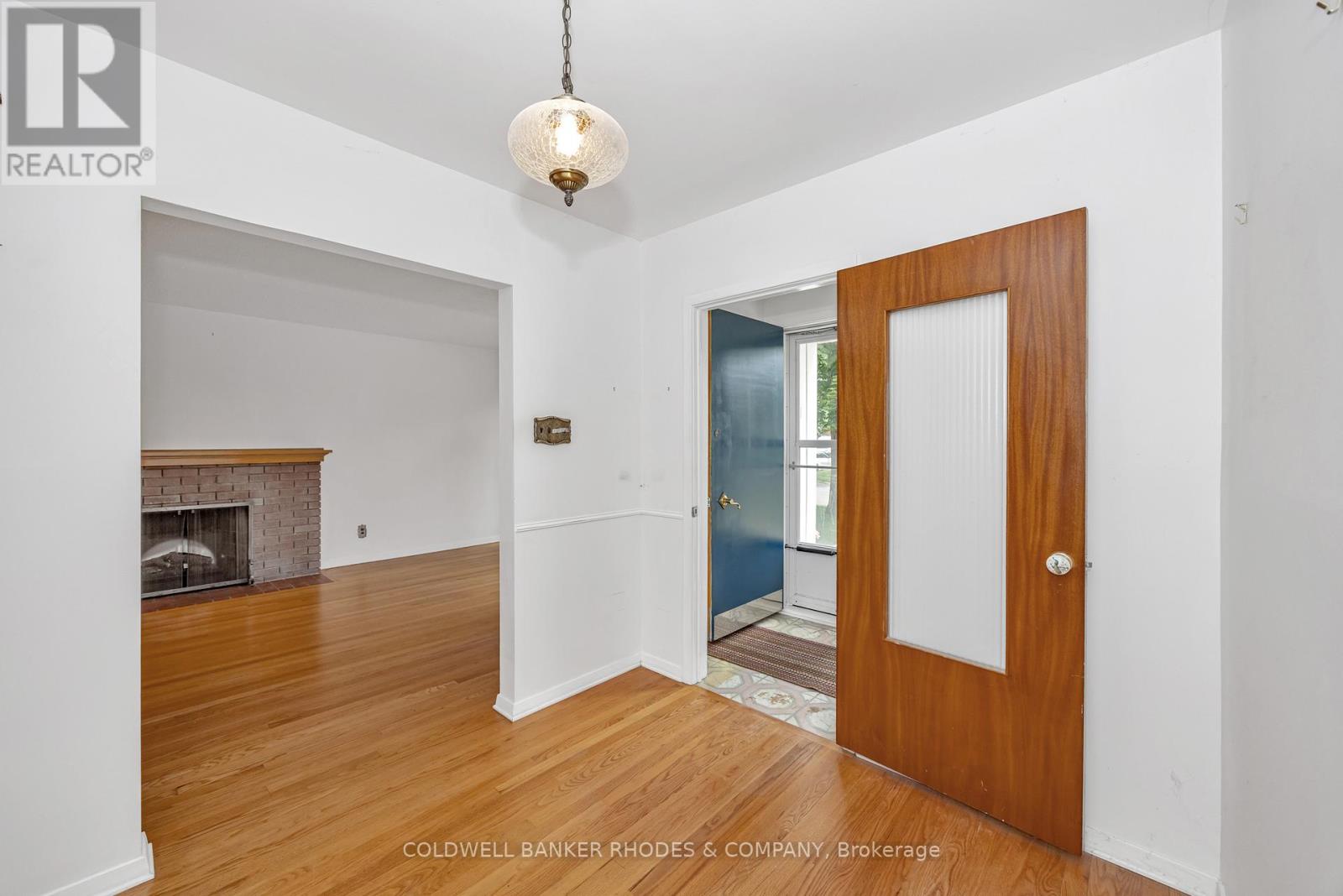 2687 Basswood Crescent, Ottawa, Ontario  K1V 8K2 - Photo 5 - X12383090